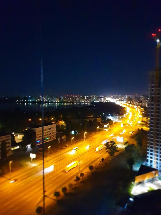 Олімпік Парк, 5Хв Від М Бориспільська, Завжди Є Світло, Генератор В Будинку! Kijev Kültér fotó